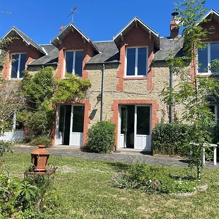 Villa La Maison Louisette, De L'espace Et Du Calme Le Merlerault